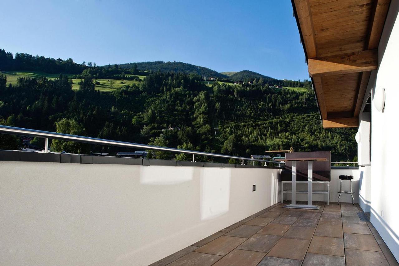 Apartment In Neukirchen With A Carport Нойкірхен-ам-Гросфенедігер Екстер'єр фото