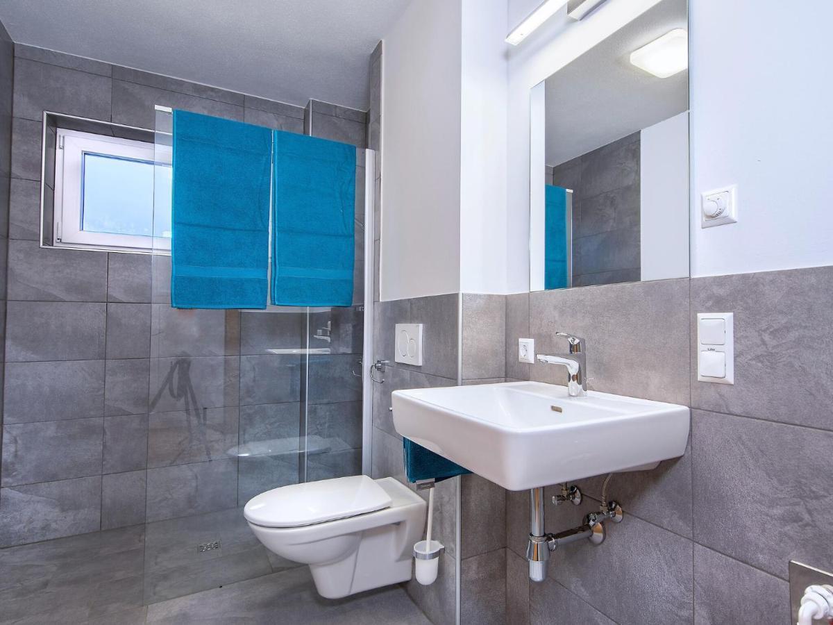 Apartment In Neukirchen With A Carport Нойкірхен-ам-Гросфенедігер Екстер'єр фото