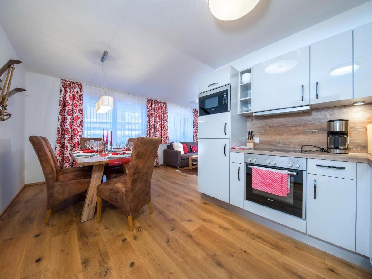 Apartment In Neukirchen With A Carport Нойкірхен-ам-Гросфенедігер Екстер'єр фото