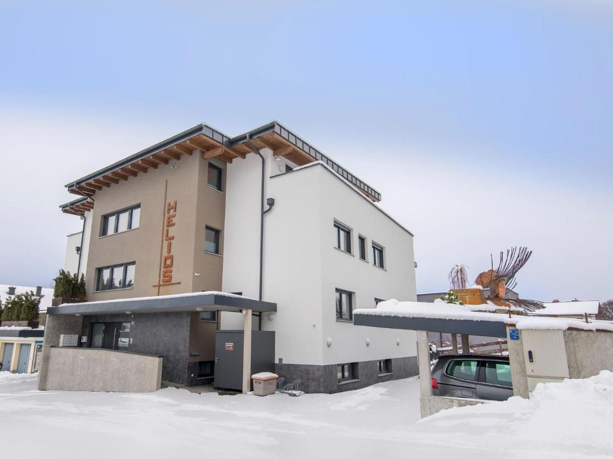 Apartment In Neukirchen With A Carport Нойкірхен-ам-Гросфенедігер Екстер'єр фото