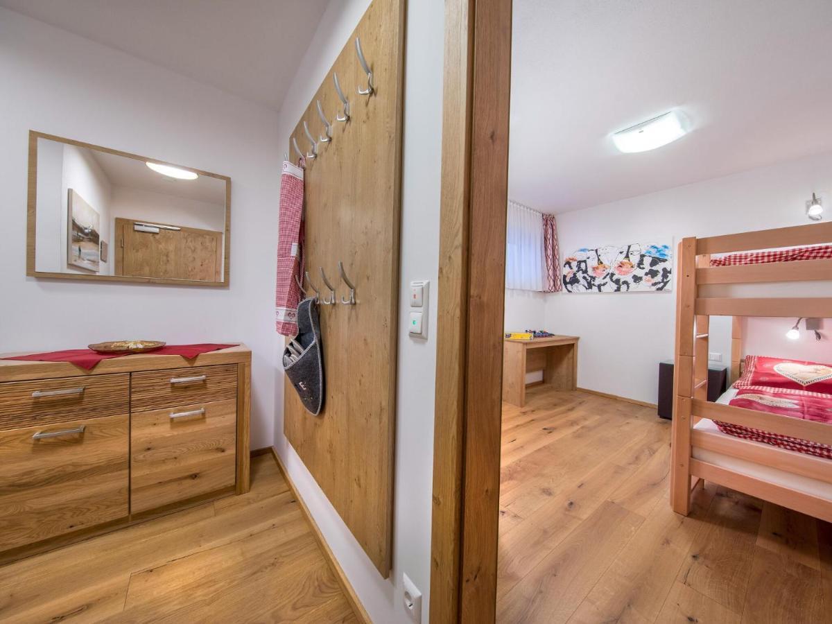 Apartment In Neukirchen With A Carport Нойкірхен-ам-Гросфенедігер Екстер'єр фото